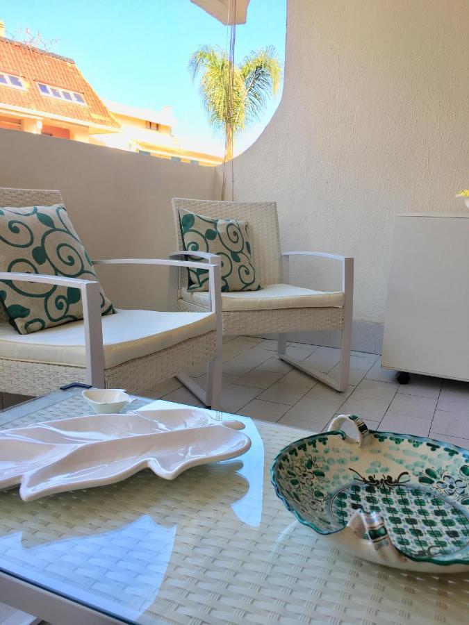 Baia Degli Dei - Living La Nike Lägenhet Giardini Naxos Exteriör bild